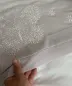 Butterfly Nakışlı Pamuk Nevresim Takımı — Sütlü Kahve, kumaş dokusu yakın plan